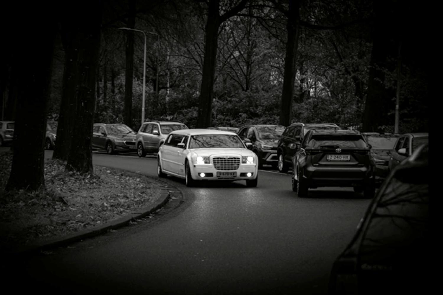 Monique van Houtum-Uitvaartbegeleiding-persoonlijk-afscheid-in-het-wit